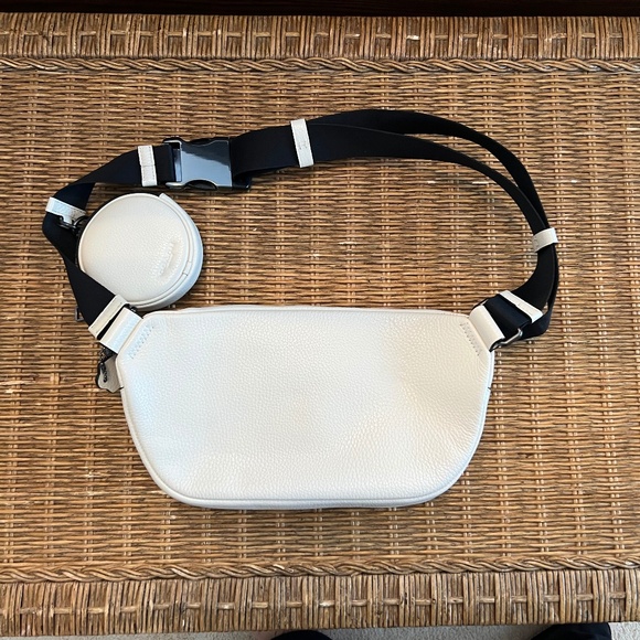 Coach Belt Bag - NWOT - Picture 2 of 6